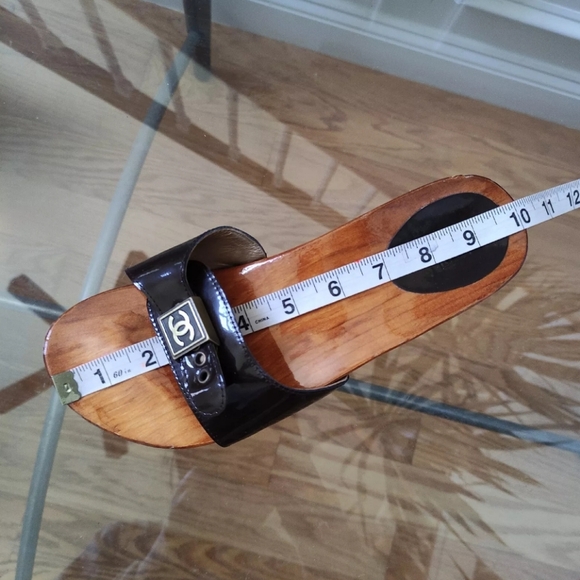 Chanel CC Logo 40/8.5 Parent Leather Buckled Slide Sandals 40/8.5 Dark Brown - Picture 15 of 15